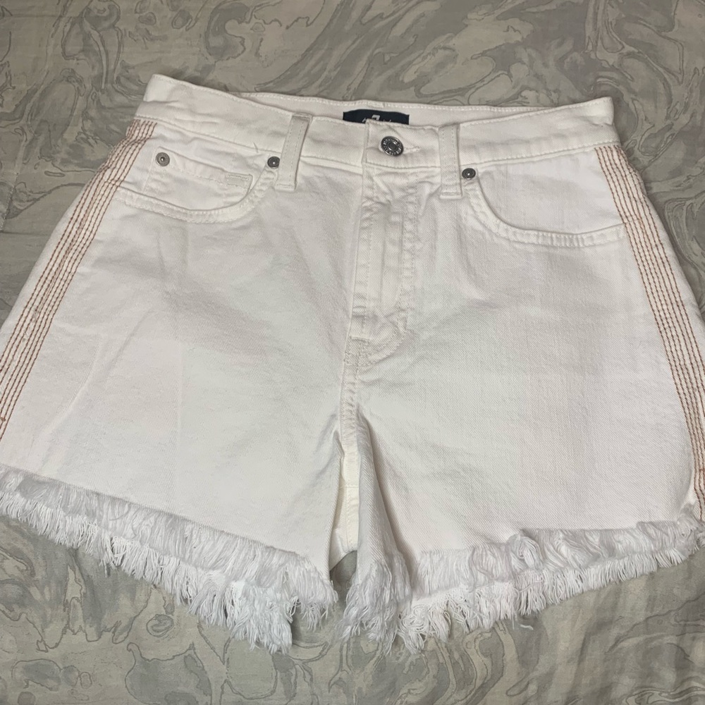 7 For All Mankind NWOT White Shorts - Picture 3 of 6